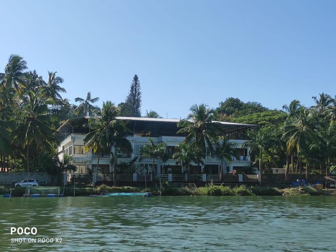 Blue Waters Hotel Kundapur Exterior photo