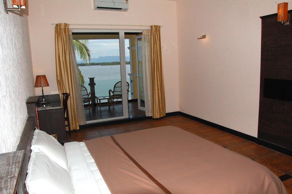 Blue Waters Hotel Kundapur Room photo